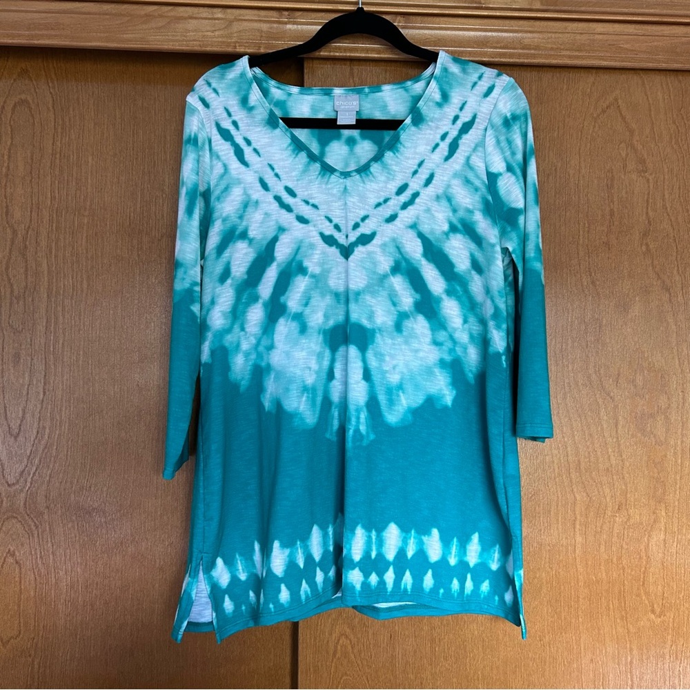 Chico’s Zenergy Tie Dye 3/4 Sleeve Tunic Top in Tropical Jade Size 1 US Medium